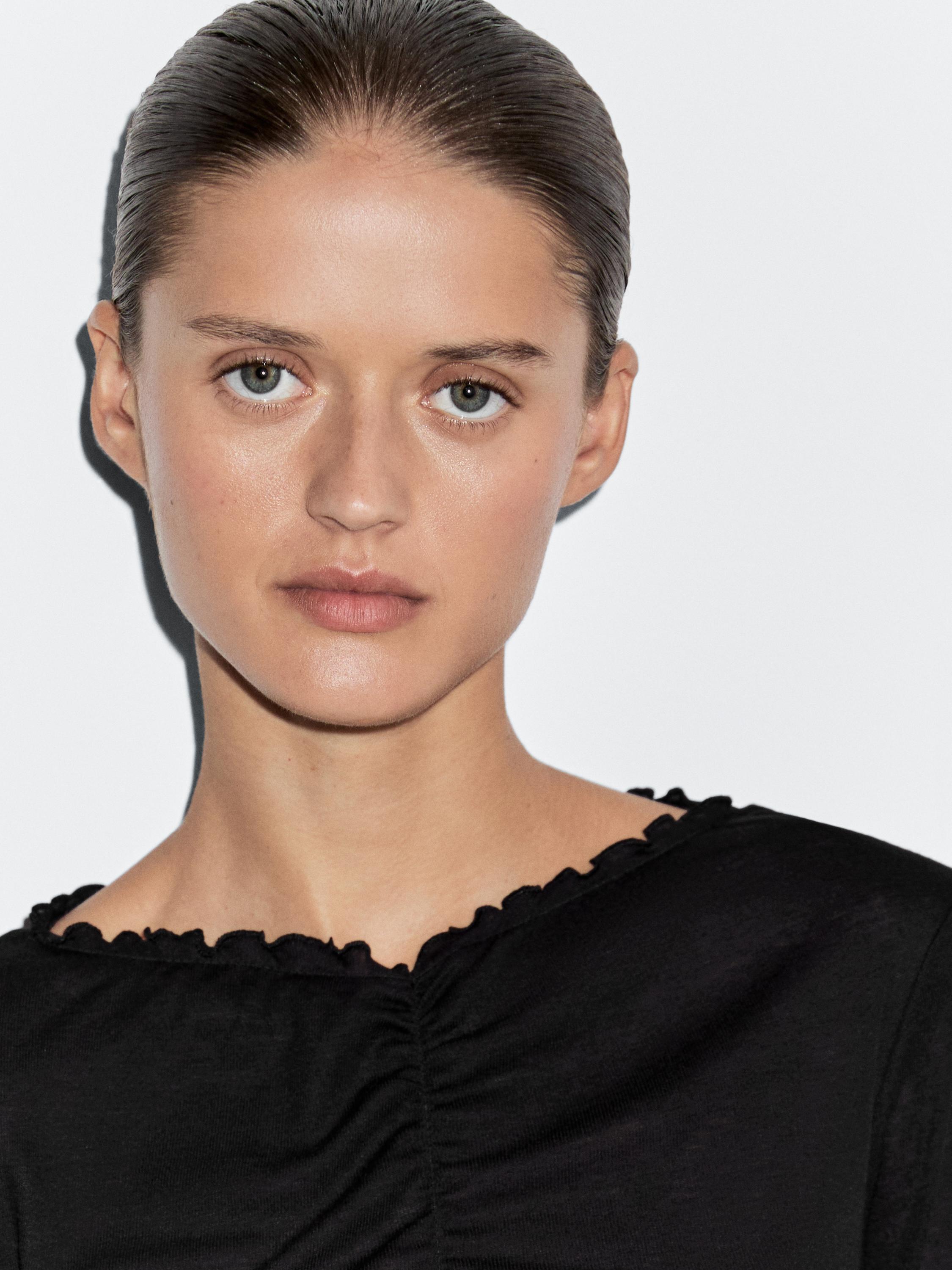 Gathered long sleeve T-shirt